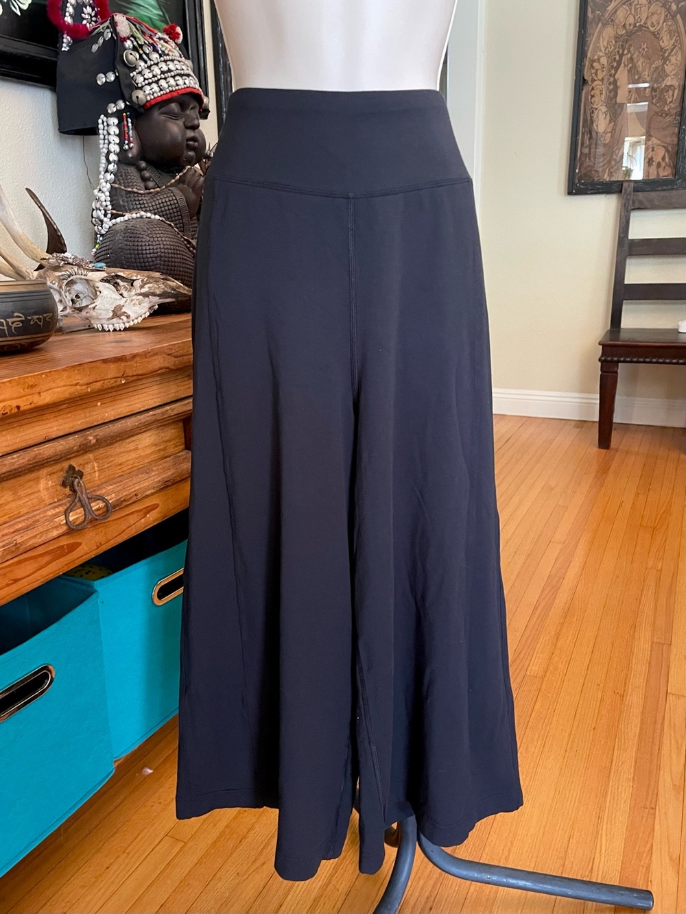 LULULEMON Black Wide Leg, High Waisted, Cropped Pants 8